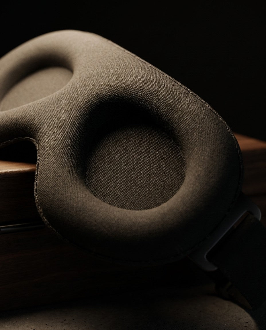 Aurelia Blackout Sleep Mask - mask-03-detail